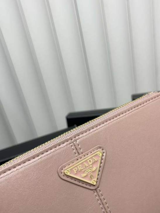 Picture of Prada Wallets _SKUfw220045367fw
